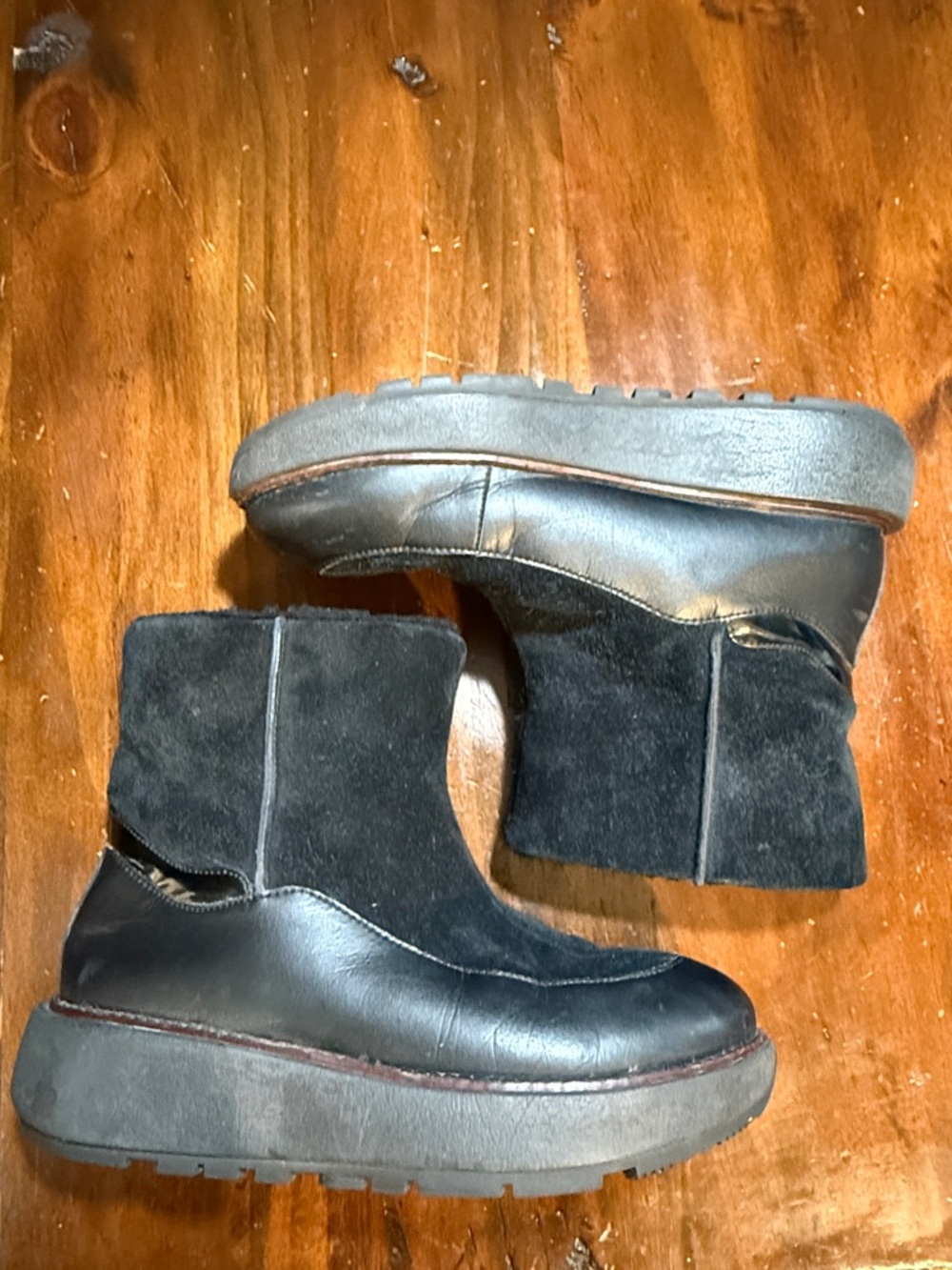FITFLOP BLACK LEATHER SUEDE FUR LINED WINTER BOOTS🖤